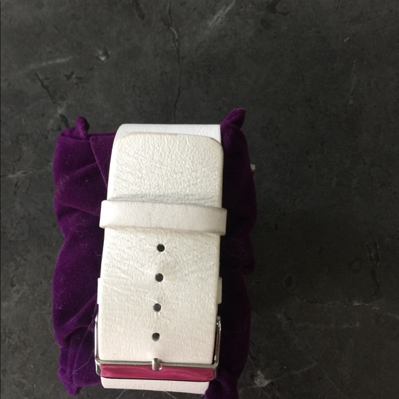 Jimmy Crystal Watch - Picture 2 of 3